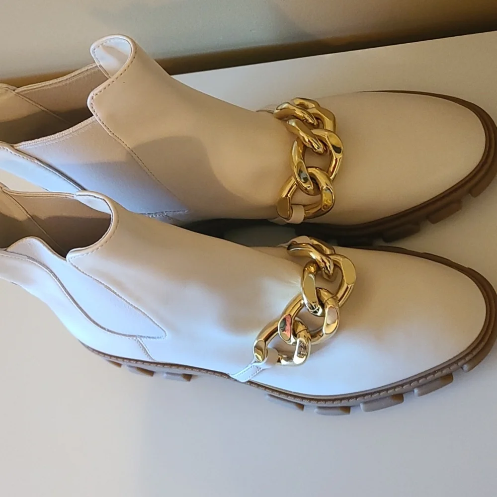 Michael Kors Leather Chain Boots 9 - Picture 4 of 7